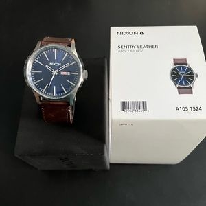 Nixon Watch / Sentry Leather 42 mm / new in box